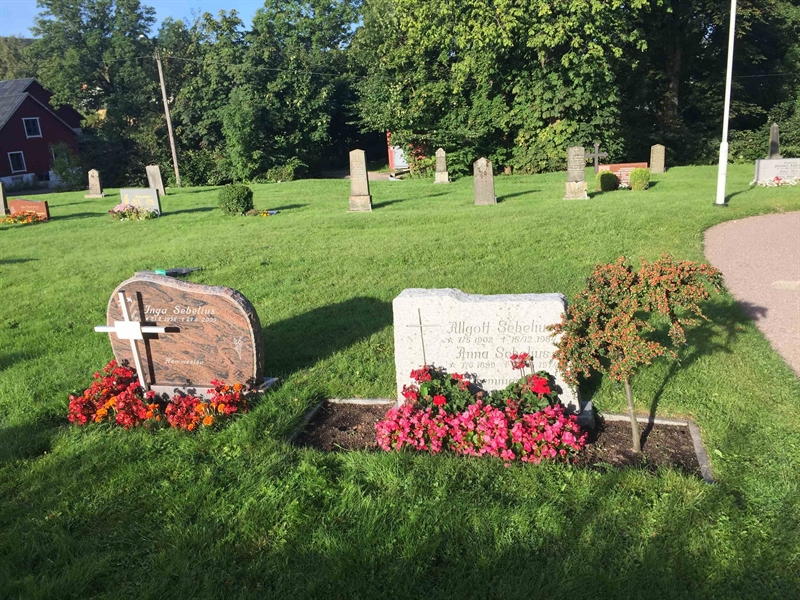 Grave number: ÖKK 2    93, 94