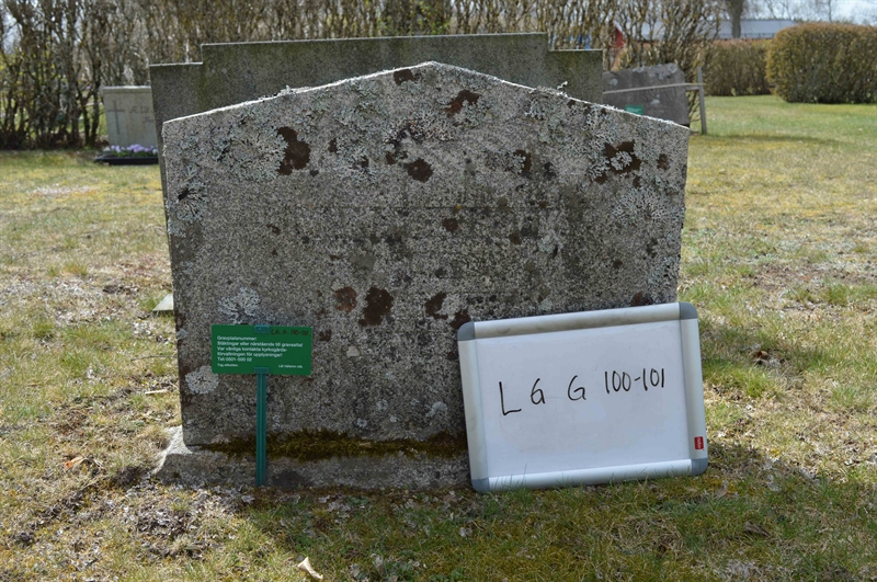 Grave number: LG G   100, 101
