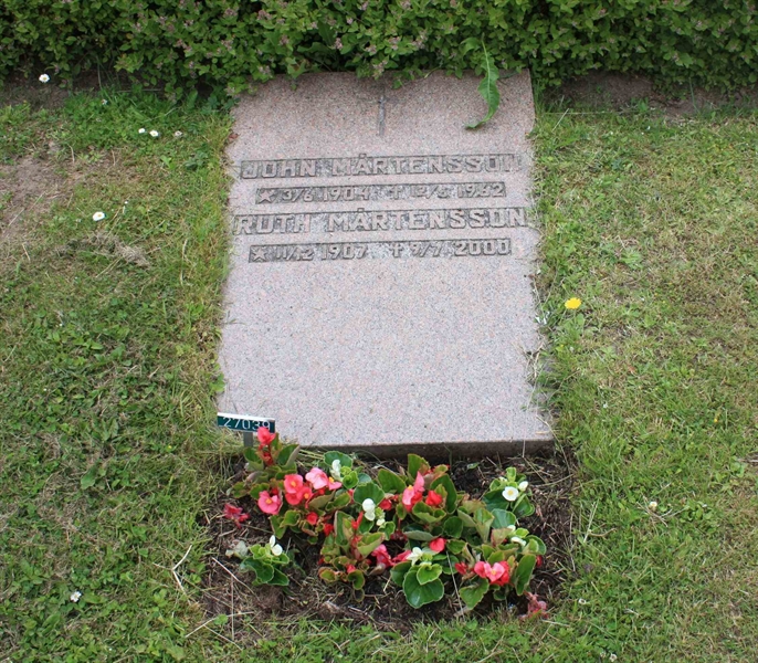 Grave number: Ö 27i    10, 11