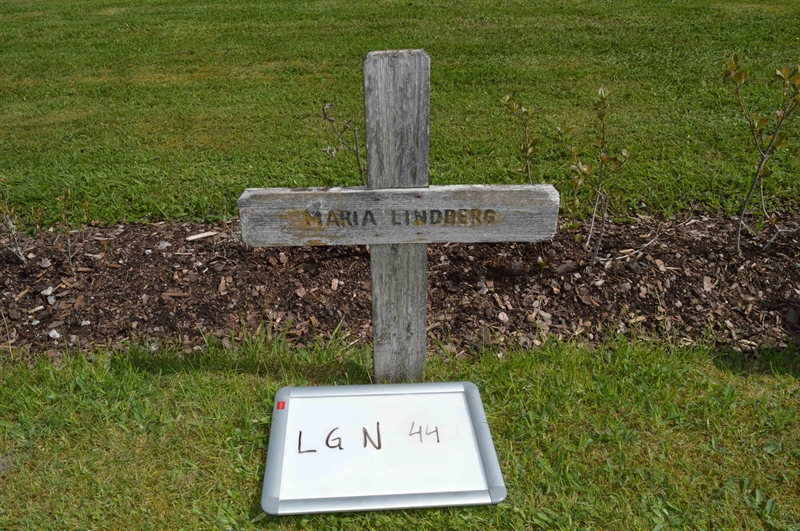Grave number: LG N    44