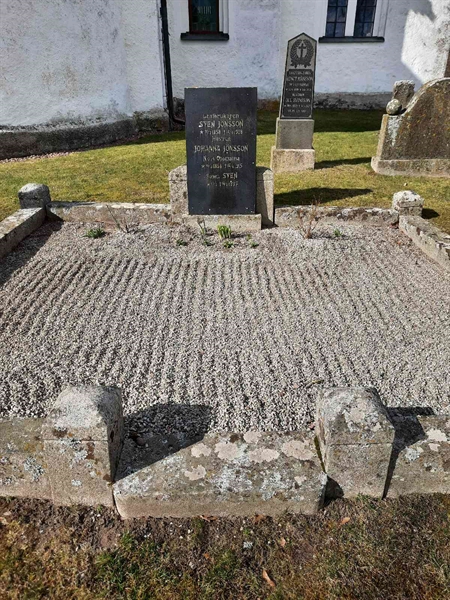 Grave number: OG N   111