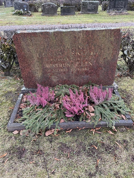 Grave number: Vårv Kv3 255+256
