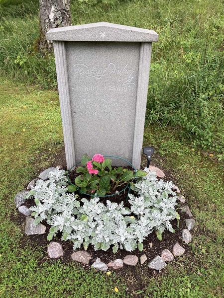 Grave number: 1 13    17