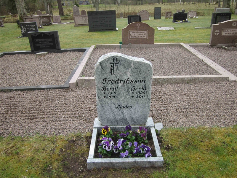 Grave number: 07 J   12