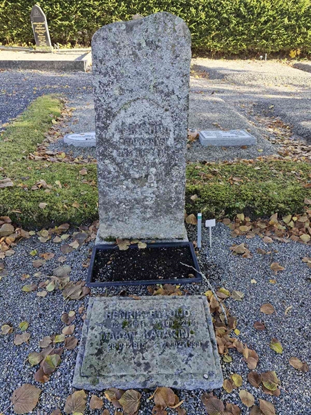 Grave number: AK B  2476-2478