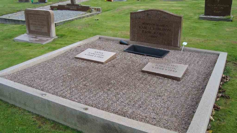 Grave number: LN 003  1108, 1109