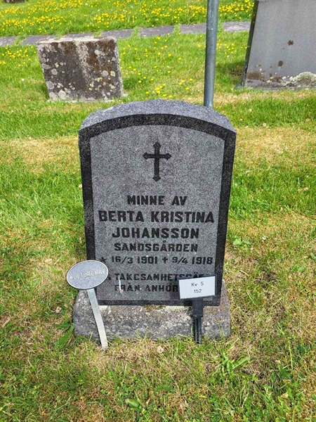 Grave number: kö 01 05   152