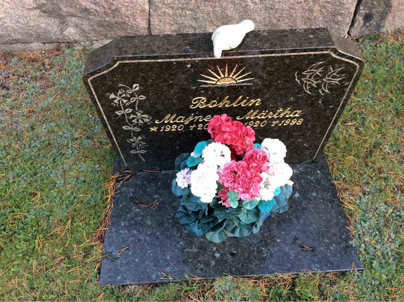 Grave number: F 06    59