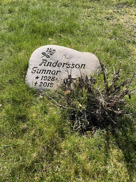 Grave number: GN 002  4100