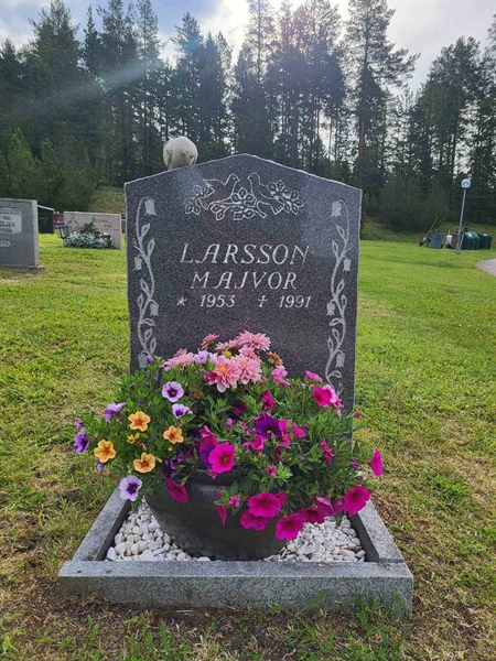 Grave number: 001 4  3053