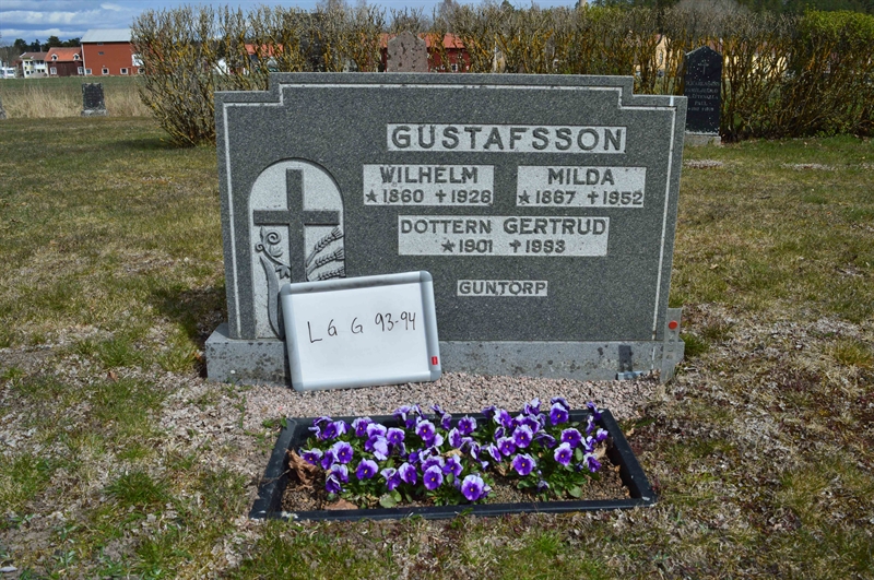Grave number: LG G    93, 94