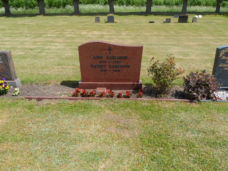 Grave number: ÖV I    41, 42