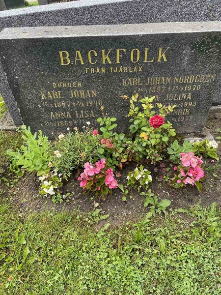 Grave number: N 4 4   561