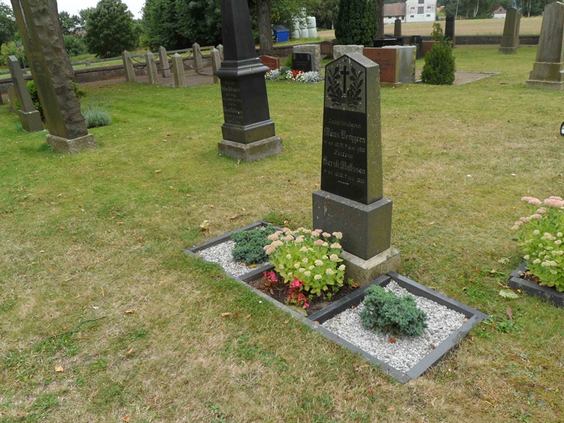 Grave number: SK B   124, 125