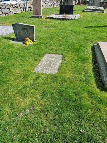 Grave number: TG 002  0166