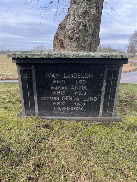 Grave number: HA A    15, 16, 17