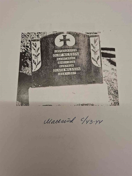 Grave number: 40 C    43-44