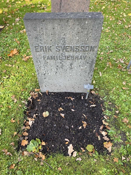 Grave number: 1 H   440