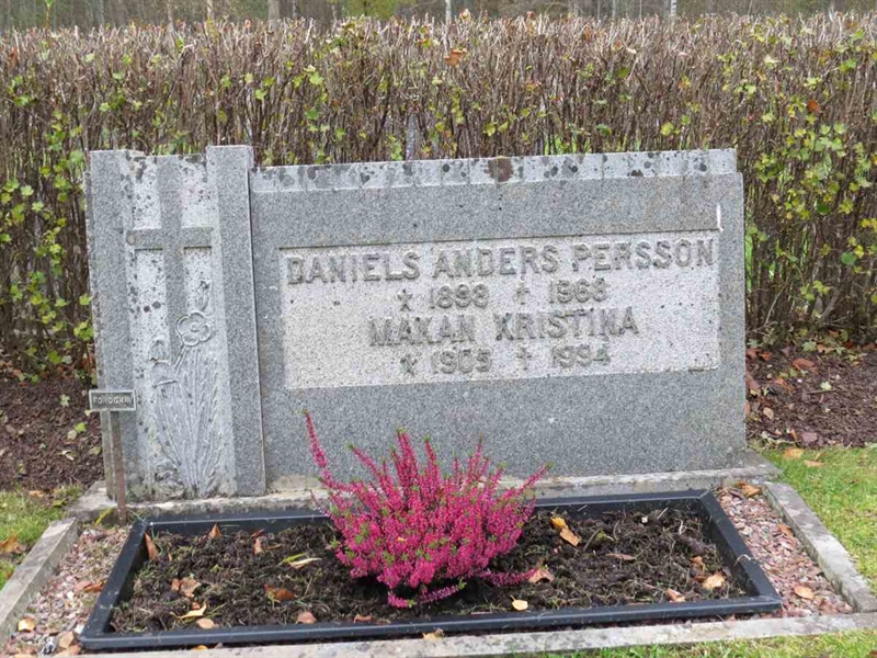 Gravnummer: 3 H    23