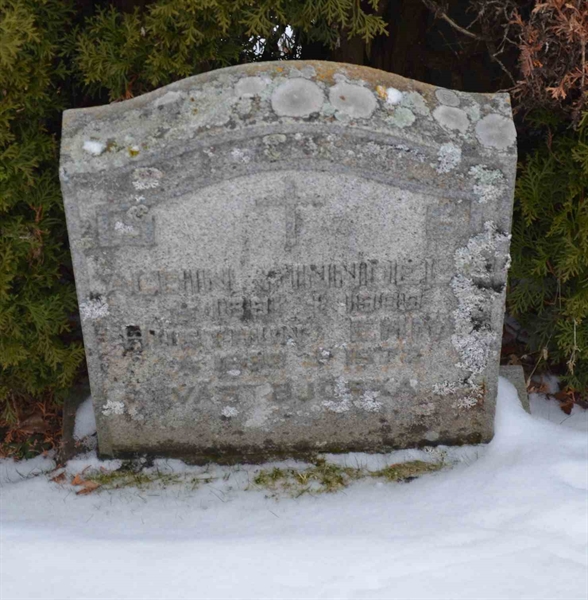 Gravnummer: 1 ÖK   104