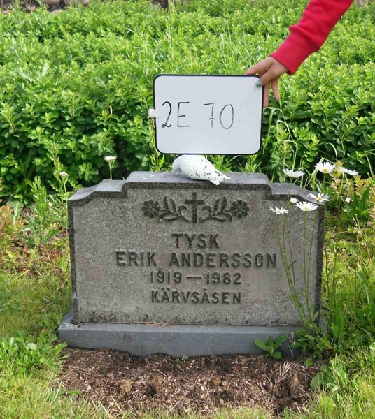 Gravnummer: 2 E    70