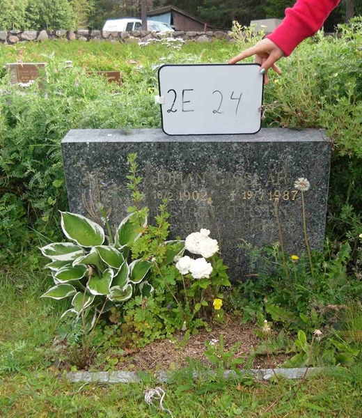 Gravnummer: 2 E    24