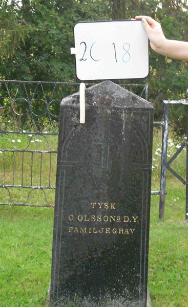 Gravnummer: 2 C    18