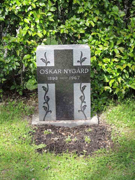 Gravnummer: 5 Ö A    25B