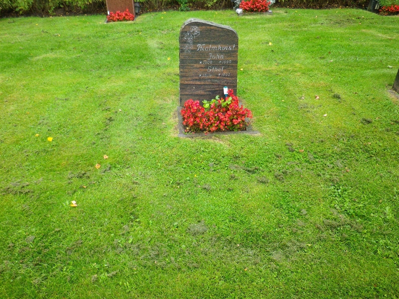 Grave number: OS ÖK   309, 310