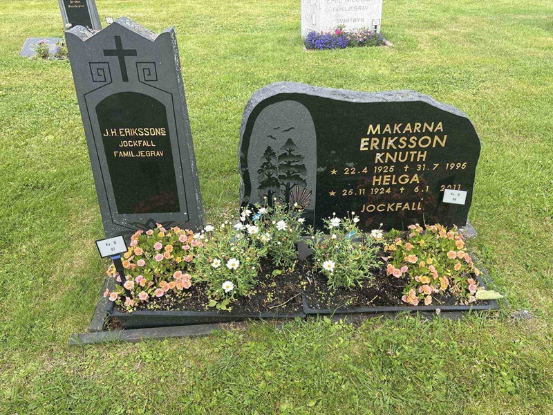 Grave number: 003 B    97