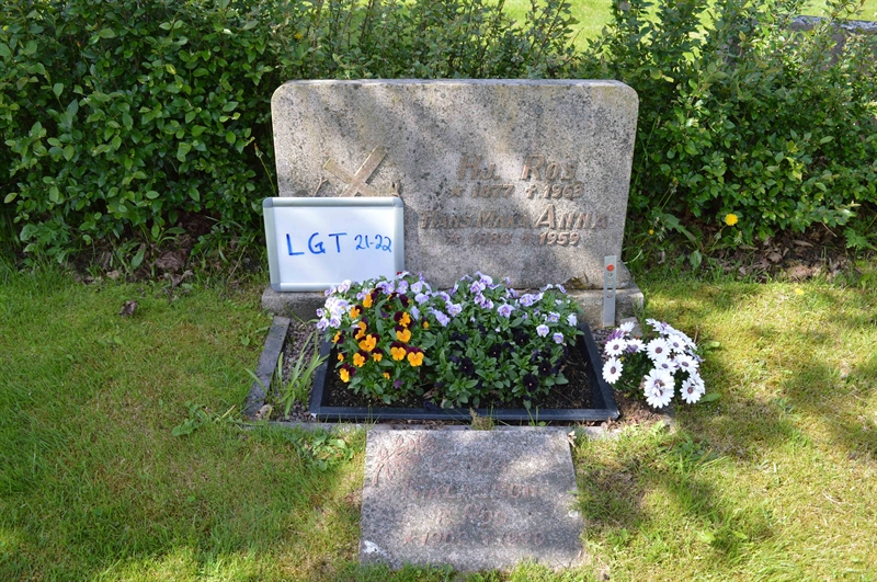 Grave number: LG T    21, 22
