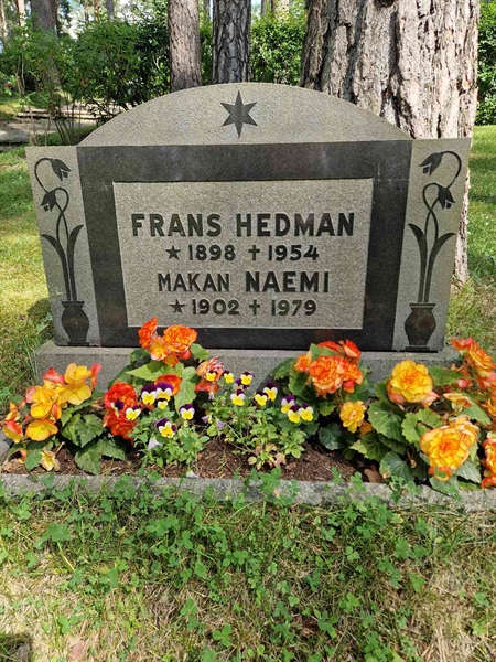 Grave number: 1 KV.4    41-42
