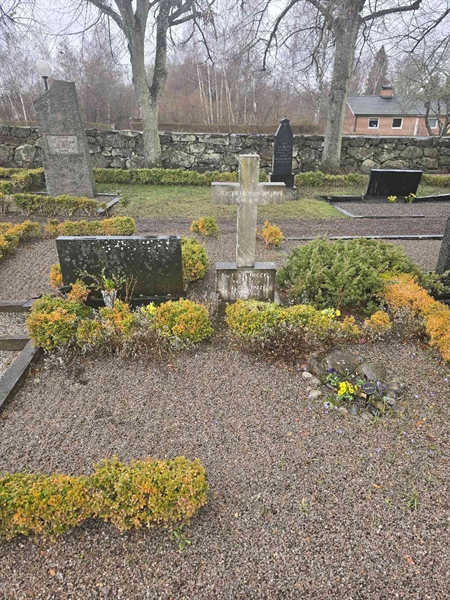 Grave number: 2 B    48-49