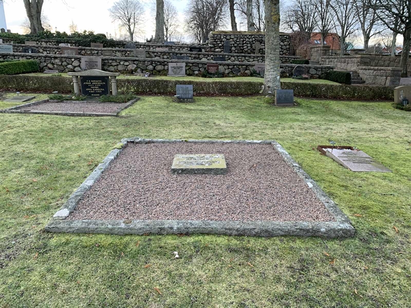 Grave number: SÖ H   112, 113