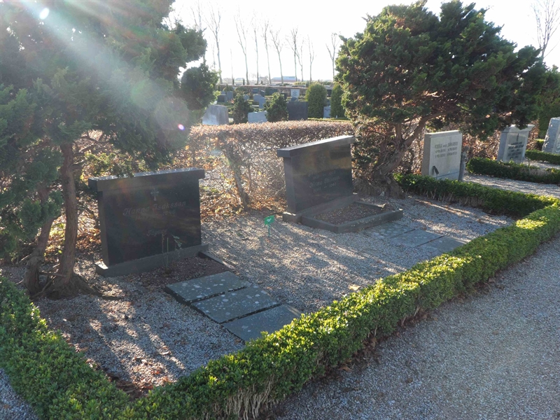 Grave number: ÖTN NNK6     7, 8, 9, 10