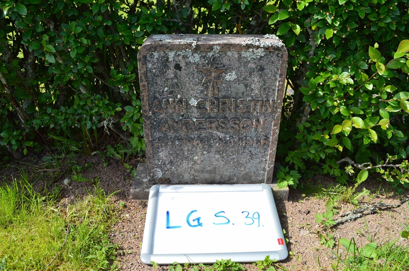 Grave number: LG S    39