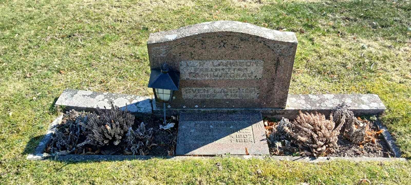 Gravnummer: 3 Nya F    27-29