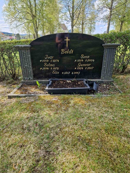 Grave number: 501 21 4034-4037