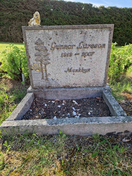 Grave number: 2 15 1912
