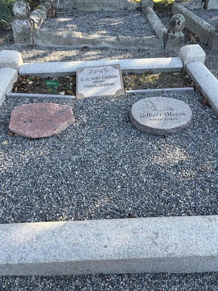 Grave number: GG 008 0908, 0909