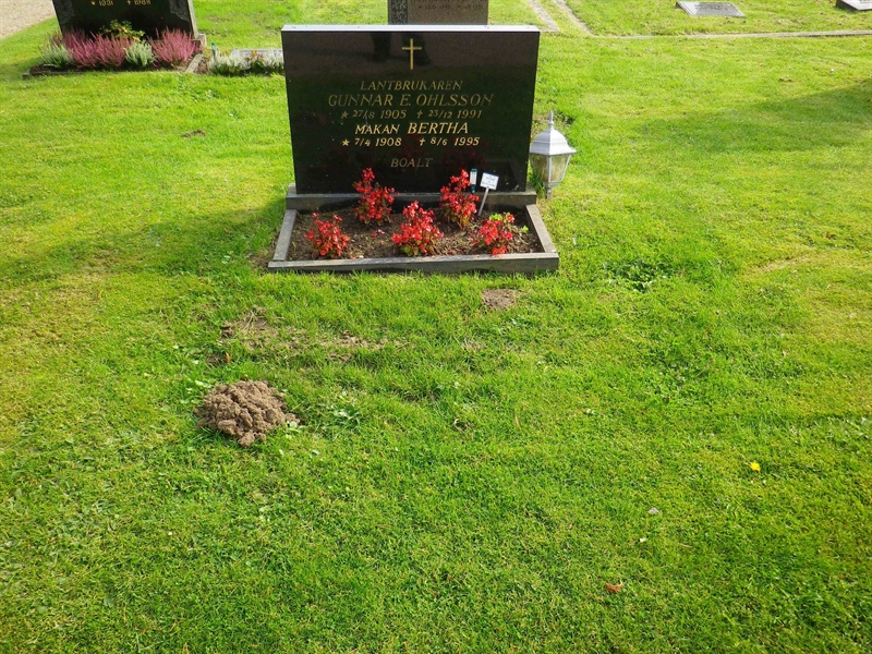 Grave number: VI G    12, 13