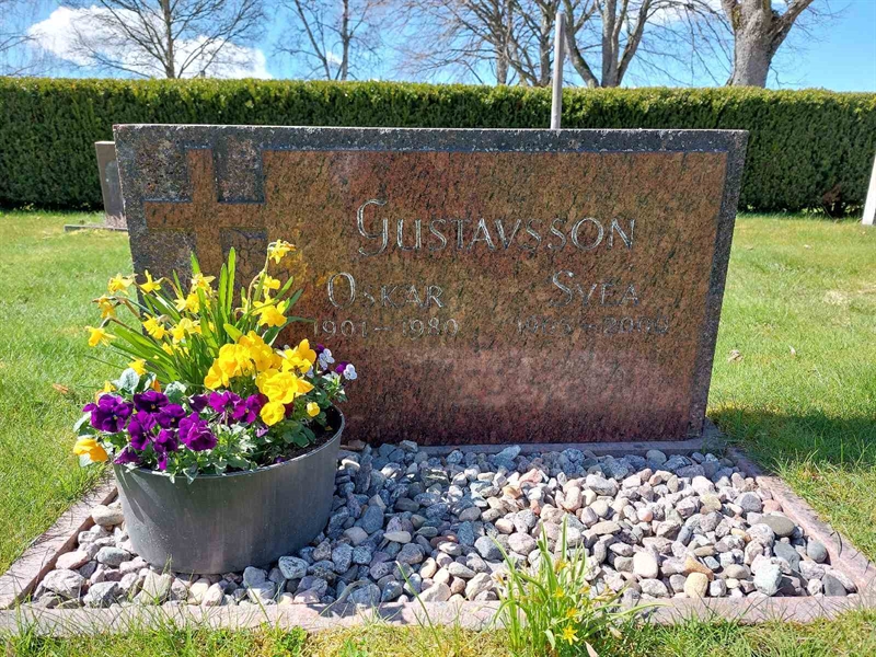 Grave number: HV 24   29, 30