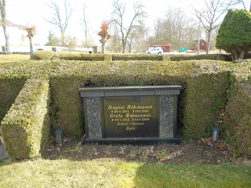 Grave number: V 27   135