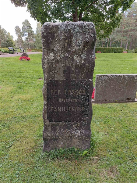 Grave number: 2 C   060