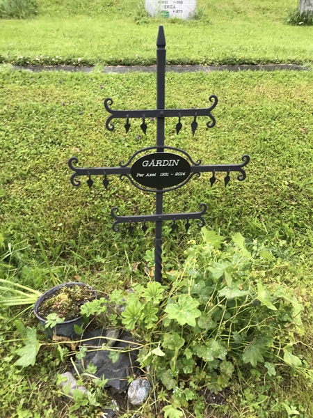 Grave number: UN H    61, 62, 63
