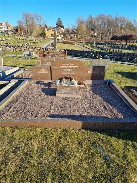 Grave number: TG 005 0730, 0731