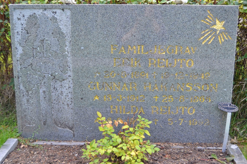 Grave number: 11 3   652-654