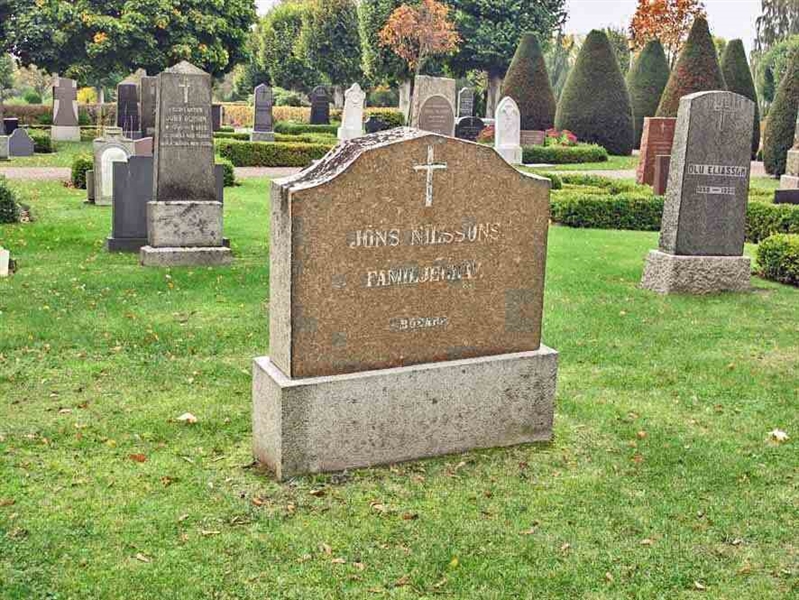 Grave number: 1 8F   121, 122