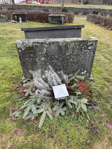 Grave number: Lax mell Kv4 47+48