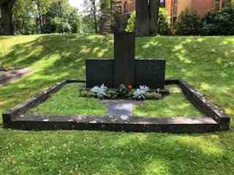 Grave number: 1 A     9